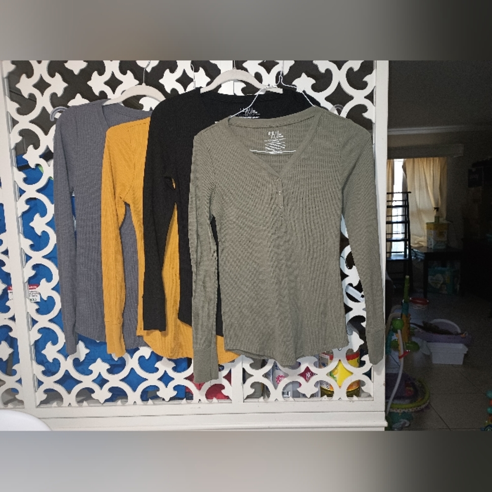 Long sleeve ladies shirts size M